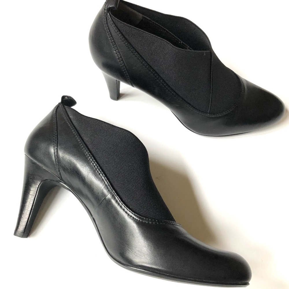 NEW Joan & David Black Helena Heel Booties 10 M
